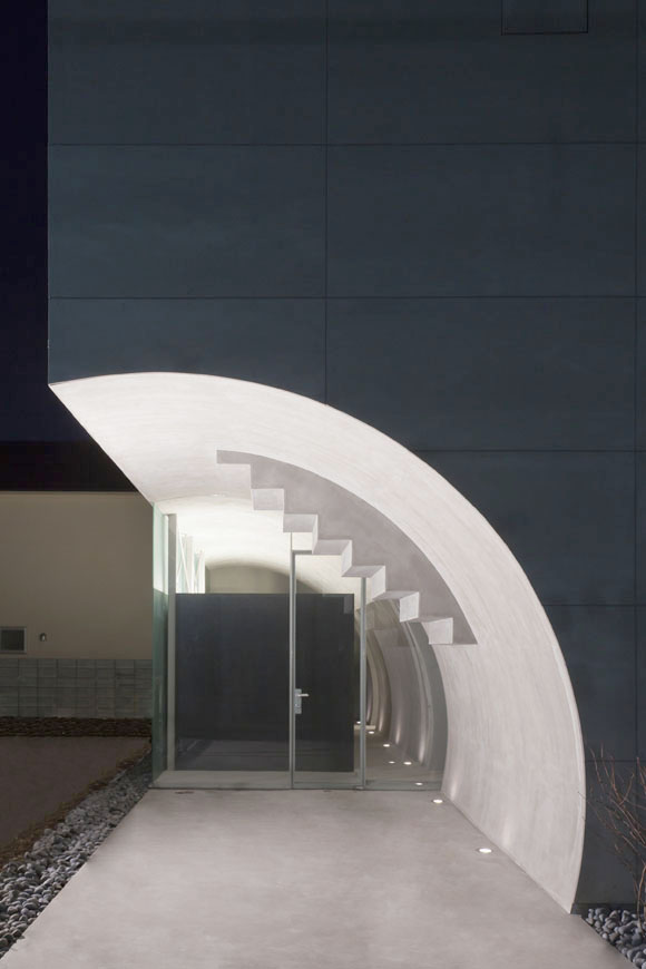 Casa túnel de Makiko Tsukada Architects